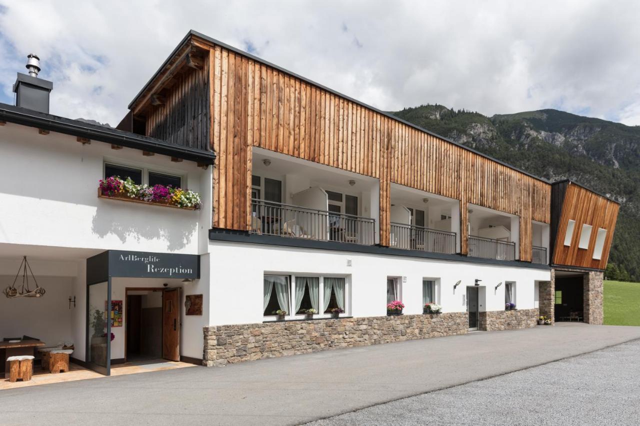 Arlberglife Ferienresort Pettneu am Arlberg Exterior foto